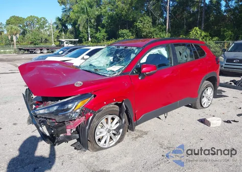 2023 Toyota Corolla Cross Le z USA, uszkodzony, nr VIN 7MUCAAAG1PV069319